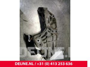 Nissan Primastar Motorsteun O162332 foto 2