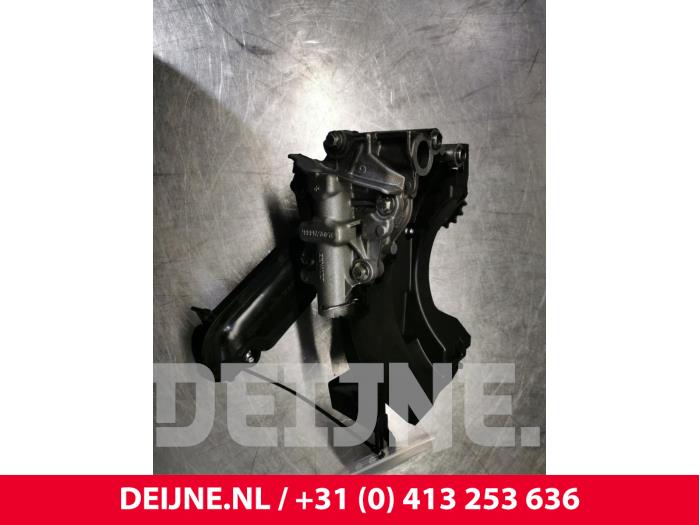Nissan Primastar Oil pump O162334