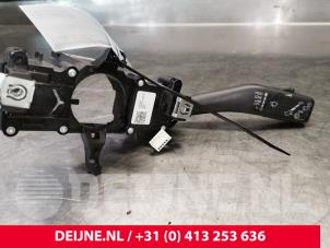 Gebruikte Ruitenwis Schakelaar Volkswagen Touran (1T3) 2.0 TDI 16V 177 Prijs € 35,00 Margeregeling aangeboden door van Deijne Onderdelen Uden B.V.