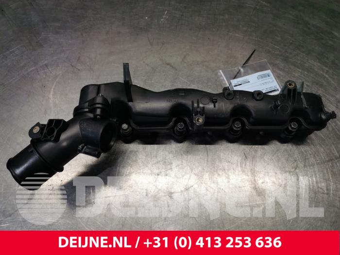 Gebruikte Spruitstuk Inlaat Fiat Ducato (250) 2.2 D 100 Multijet Euro 4 Prijs € 108,90 Inclusief btw aangeboden door van Deijne Onderdelen Uden B.V.