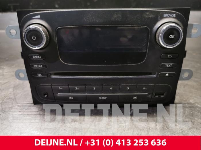 Opel Vivaro Radio/CD player (miscellaneous) O162588