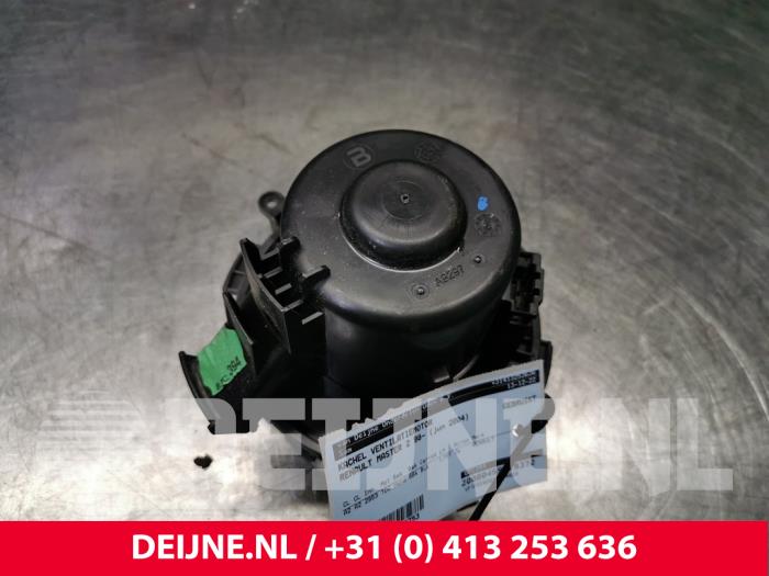 Renault Master Kachel Ventilatiemotor O162753