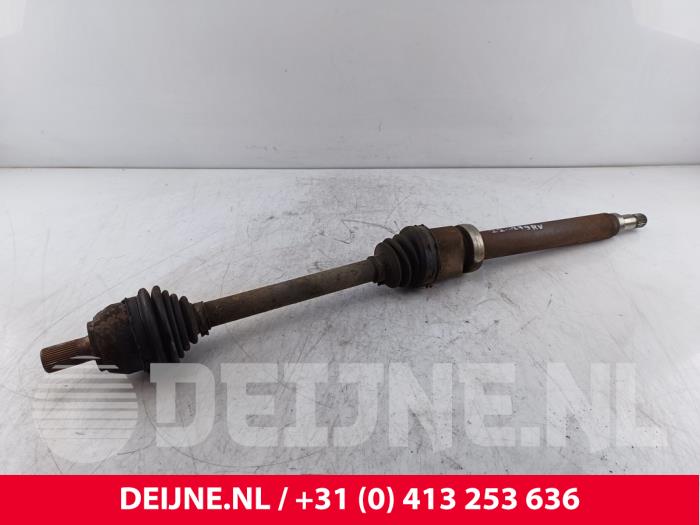 Gebruikte Steekas rechts-voor Volvo V50 (MW) 1.6 16V Prijs € 110,00 Margeregeling aangeboden door van Deijne Onderdelen Uden B.V.