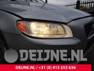 Gebruikte Koplamp rechts Volvo V70 (BW) 1.6 DRIVe 16V Prijs € 150,00 Margeregeling aangeboden door van Deijne Onderdelen Uden B.V.