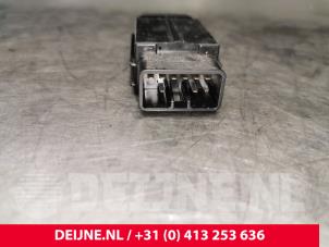 Toyota Hiace Paniekverlichtings Schakelaar O163088 foto 2
