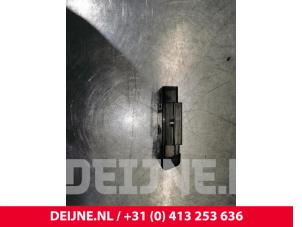Toyota Hiace Paniekverlichtings Schakelaar O163088 foto 3