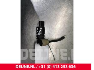 Volkswagen Caddy Windscreen washer pump O163096 photo 2
