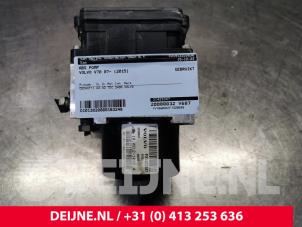 Gebruikte ABS Pomp Volvo V70 (BW) 2.4 D5 20V 215 Prijs € 125,00 Margeregeling aangeboden door van Deijne Onderdelen Uden B.V.