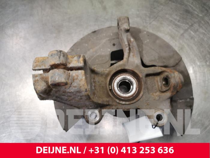 Volvo V70 Achsschenkel rechts vorne O163345