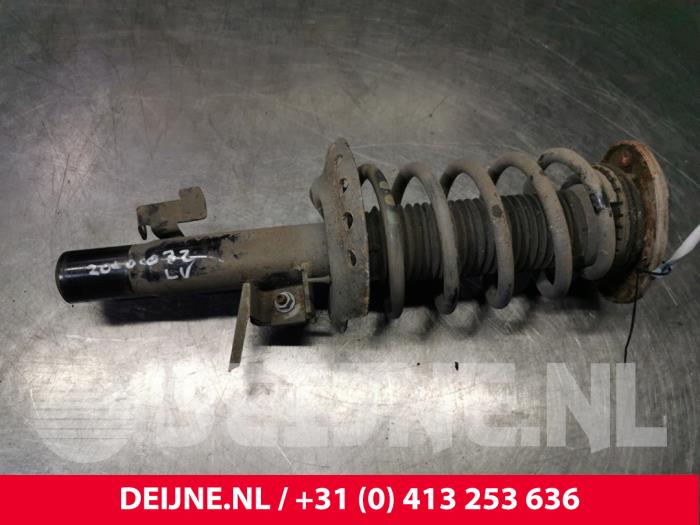Volvo V70 Stoßdämpferstrebe links vorne O163346