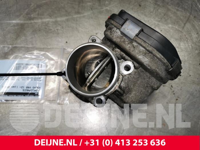 Gebruikte Gasklephuis Volvo V40 (MV) 1.6 D2 Prijs € 5,00 Margeregeling aangeboden door van Deijne Onderdelen Uden B.V.