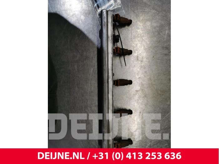 Gebruikte Verstuiver brug Volvo C70 (NC) 2.4 T 20V Prijs € 125,00 Margeregeling aangeboden door van Deijne Onderdelen Uden B.V.