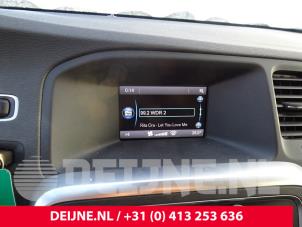 Gebruikte Display Interieur Volvo V60 I (FW/GW) 1.6 T3 16V Prijs op aanvraag aangeboden door van Deijne Onderdelen Uden B.V.