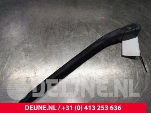 Volvo V90 Ruitenwisserarm achter O163666 foto 3