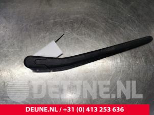 Volvo V90 Ruitenwisserarm achter O163666 foto 2