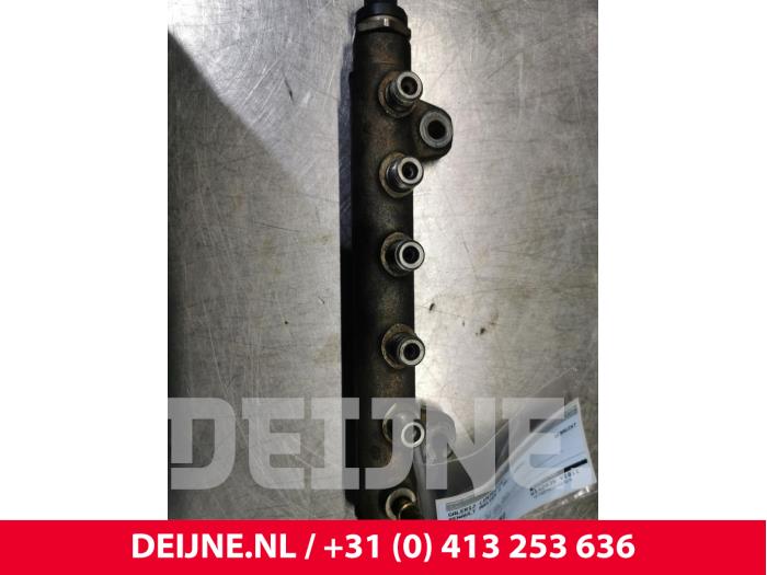 Gebruikte Verstuiver brug Renault Master Prijs € 60,50 Inclusief btw aangeboden door van Deijne Onderdelen Uden B.V.