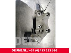 Gebruikte Motorsteun Mercedes Vito (447.6) 1.6 109 CDI 16V Prijs € 48,40 Inclusief btw aangeboden door van Deijne Onderdelen Uden B.V.