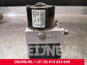Volvo V50 ABS Pomp O164012 foto 2