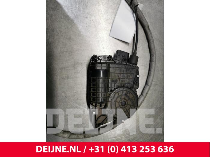 Centrale deurvergrendelingsmotor van een Mercedes-Benz Sprinter 3,5t (906.63) 319 CDI,BlueTEC V6 24V 2016