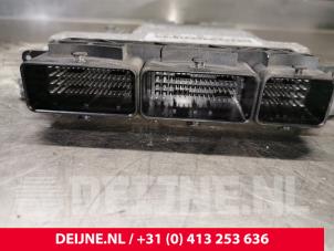 Opel Vivaro Engine management computer O164403 photo 3