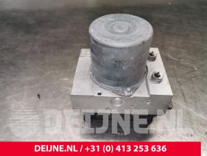 Mercedes Sprinter ABS pump O164404 photo 3