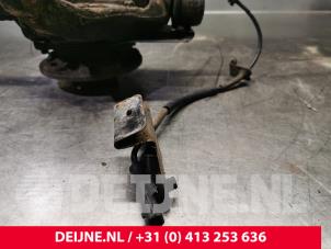 Opel Vivaro Achsschenkel links vorne O164492 foto 3