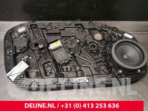 Gebruikte Raammechaniek 4Deurs links-voor Volvo V60 II (ZW) 2.0 B3 16V Mild Hybrid Geartronic Prijs € 125,00 Margeregeling aangeboden door van Deijne Onderdelen Uden B.V.