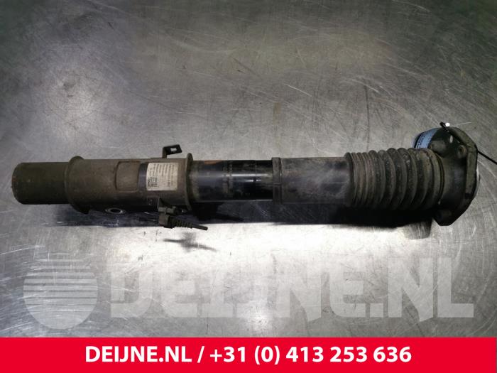Mercedes Sprinter Stoßdämpfer rechts vorne O164827