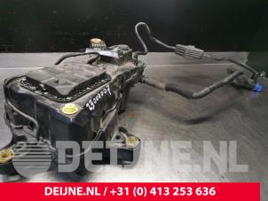 Gebruikte Tank adblue Opel Combo Cargo 1.5 CDTI 75 Prijs € 544,50 Inclusief btw aangeboden door van Deijne Onderdelen Uden B.V.