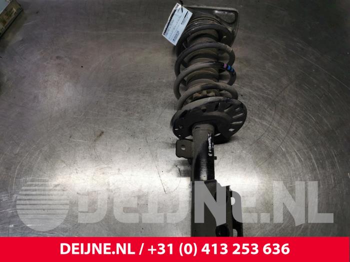 Citroen Jumpy Stoßdämpferstrebe links vorne O165267