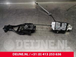 Volvo V40 Door lock mechanism 4-door, front left O165578 photo 2