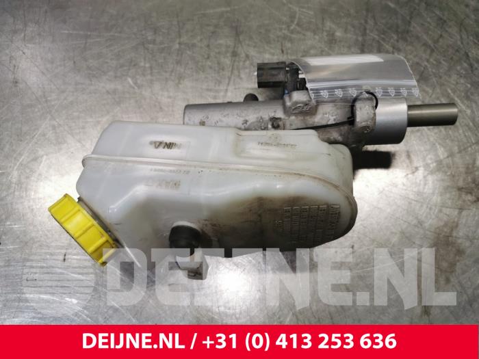 Gebruikte Hoofdremcilinder Volkswagen Transporter T5 2.0 TDI DRF Prijs € 30,25 Inclusief btw aangeboden door van Deijne Onderdelen Uden B.V.