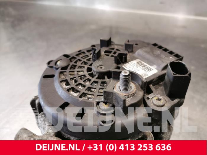 Dynamo van een Iveco New Daily VI 33S14, 35C14, 35S14 2014