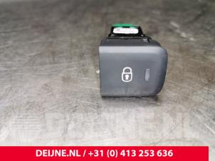 Opel Combo Zentralverriegelung Schalter O165763 foto 2