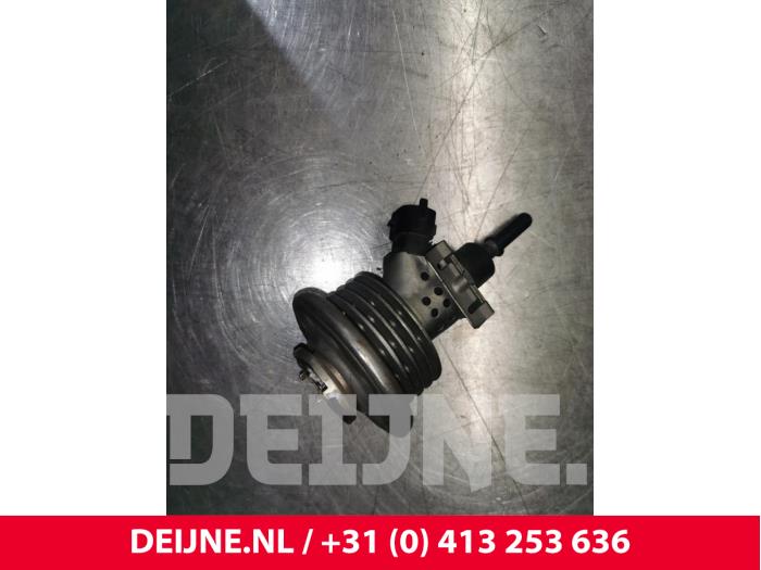 Gebruikte Adblue injector Iveco New Daily VI 33S14, 35C14, 35S14 Prijs € 84,70 Inclusief btw aangeboden door van Deijne Onderdelen Uden B.V.