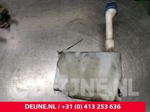 Volkswagen Transporter Scheibensprühertank vorne O165838 foto 3