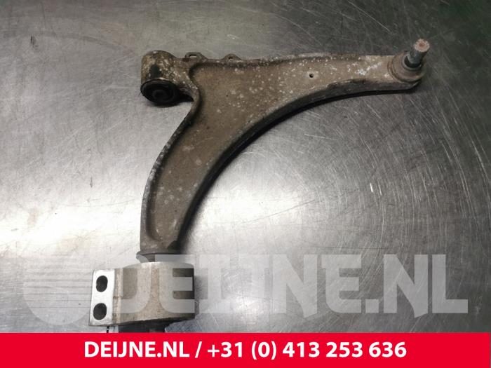 Opel Insignia Front lower wishbone, right O165880