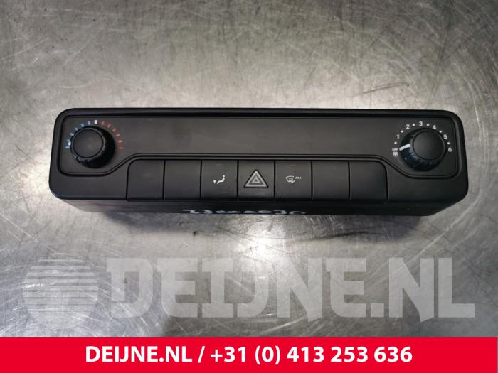 Mercedes Sprinter Kachel Bedieningspaneel O165905