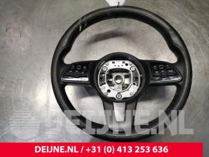 Gebruikte Stuurwiel Mercedes Sprinter 5t 515 CDI 2.0 D RWD Prijs € 272,25 Inclusief btw aangeboden door van Deijne Onderdelen Uden B.V.