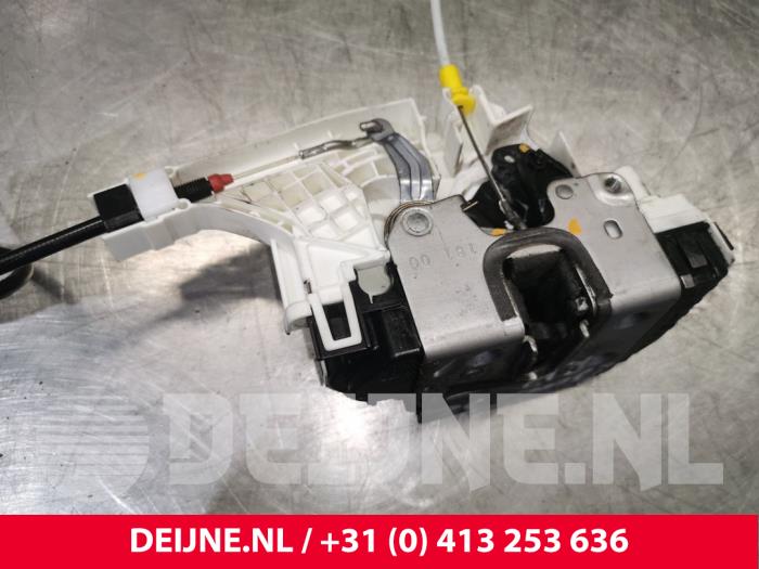 Mercedes Sprinter Türschlossmechanik 2-türig rechts O165977