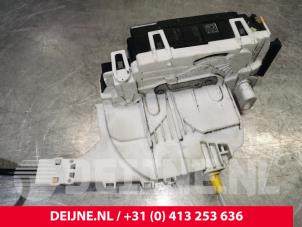 Mercedes Sprinter Türschlossmechanik 2-türig rechts O165977 foto 2