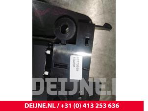 Volvo V70 Handbremse Schalter O166081 foto 3