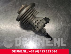 Gebruikte Injector adblue Mercedes Vito (447.6) 2.2 114 CDI 16V Prijs € 60,50 Inclusief btw aangeboden door van Deijne Onderdelen Uden B.V.