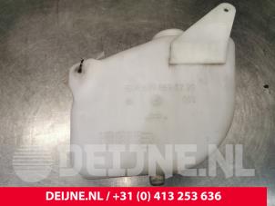 Mercedes Vito Scheibensprühertank vorne O166267 foto 3