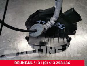 Gebruikte Deurslot Mechaniek 4Deurs links-voor Volvo V60 I (FW/GW) 2.0 D4 16V Prijs € 85,00 Margeregeling aangeboden door van Deijne Onderdelen Uden B.V.