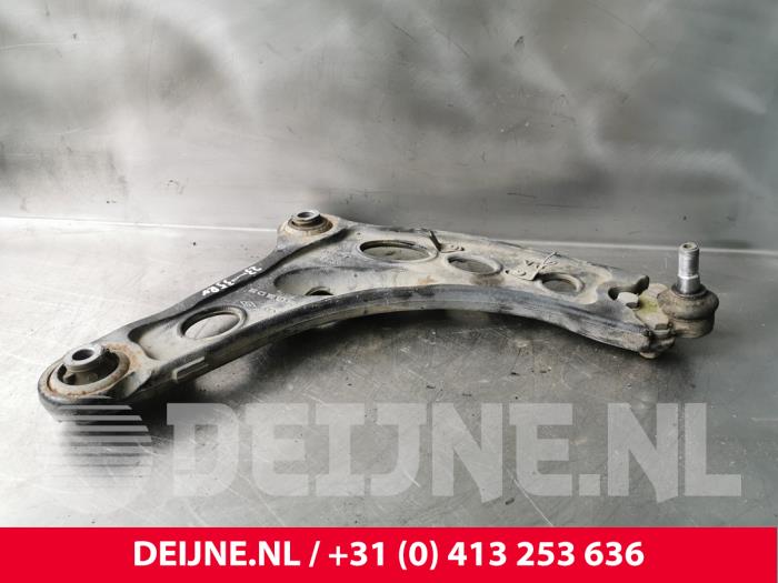 Renault Trafic Draagarm onder rechts-voor O166547