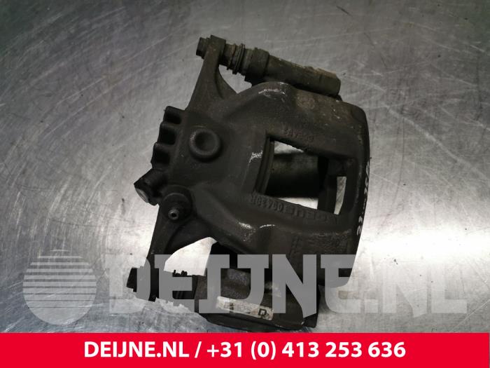 Renault Trafic Remklauw (Tang) rechts-voor O166560