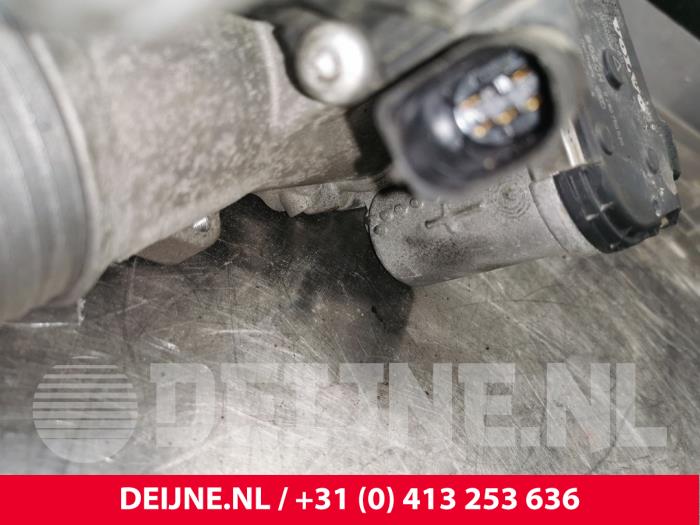 Uitlaat gasklep (EGR) van een Volvo V60 I (FW/GW) 2.4 D6 20V Plug-in Hybrid AWD 2014