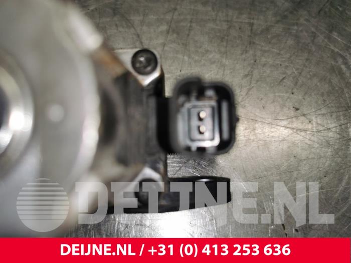 Watercirculatiepomp van een Renault Trafic (1FL/2FL/3FL/4FL) 2.0 dCi 16V 145 2020