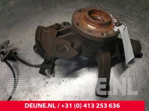 Toyota Pro-Ace Fusee rechts-voor O166722 foto 2
